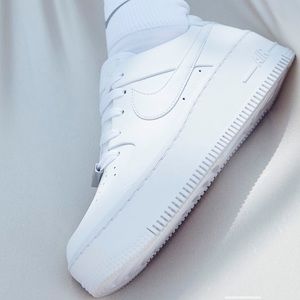 Nike Air Force 1 Sage Low